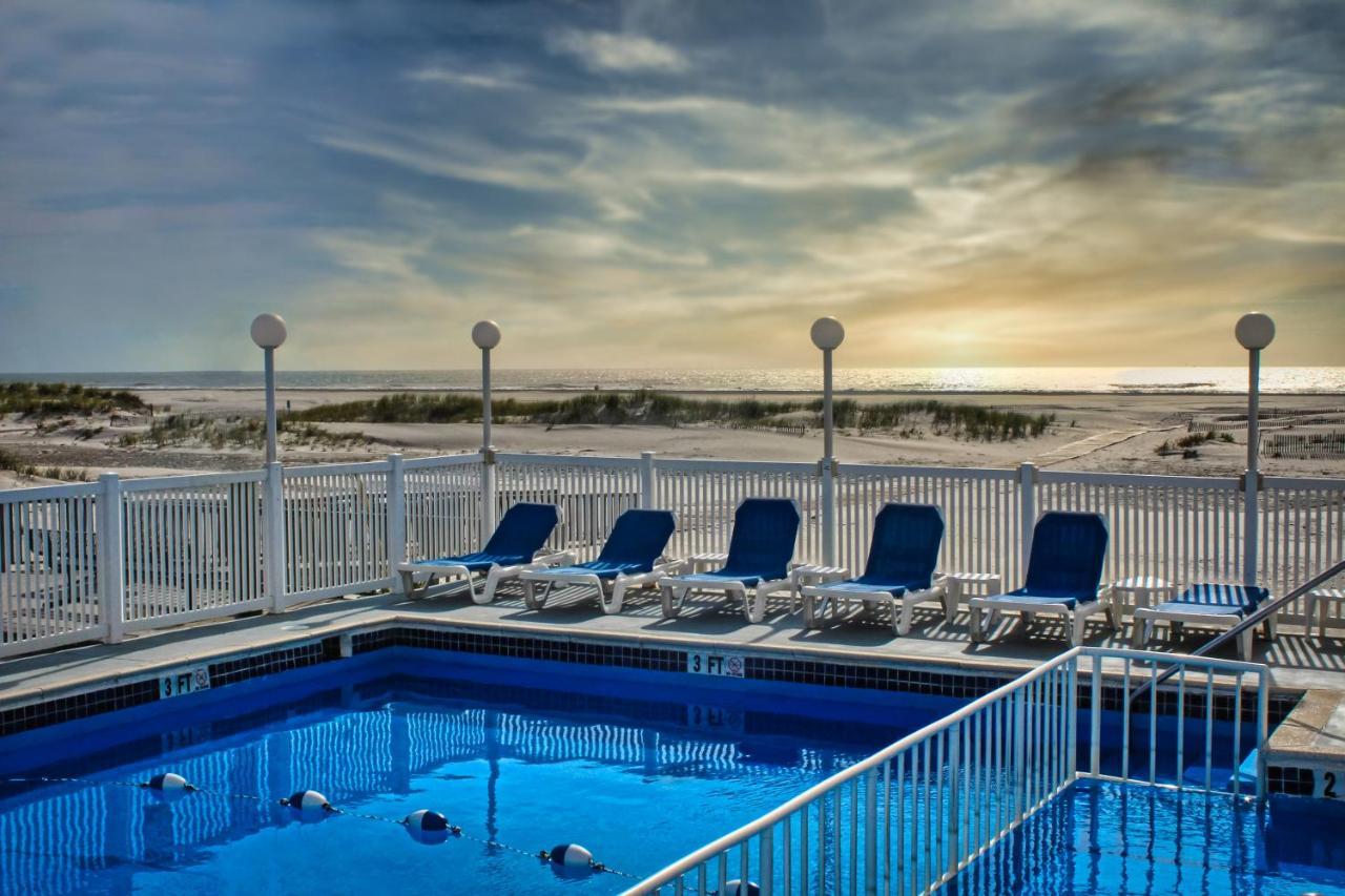 Acacia Beachfront Resort Уайлдууд Крест Екстериор снимка