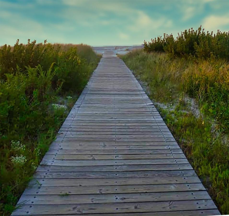 Acacia Beachfront Resort Уайлдууд Крест Екстериор снимка