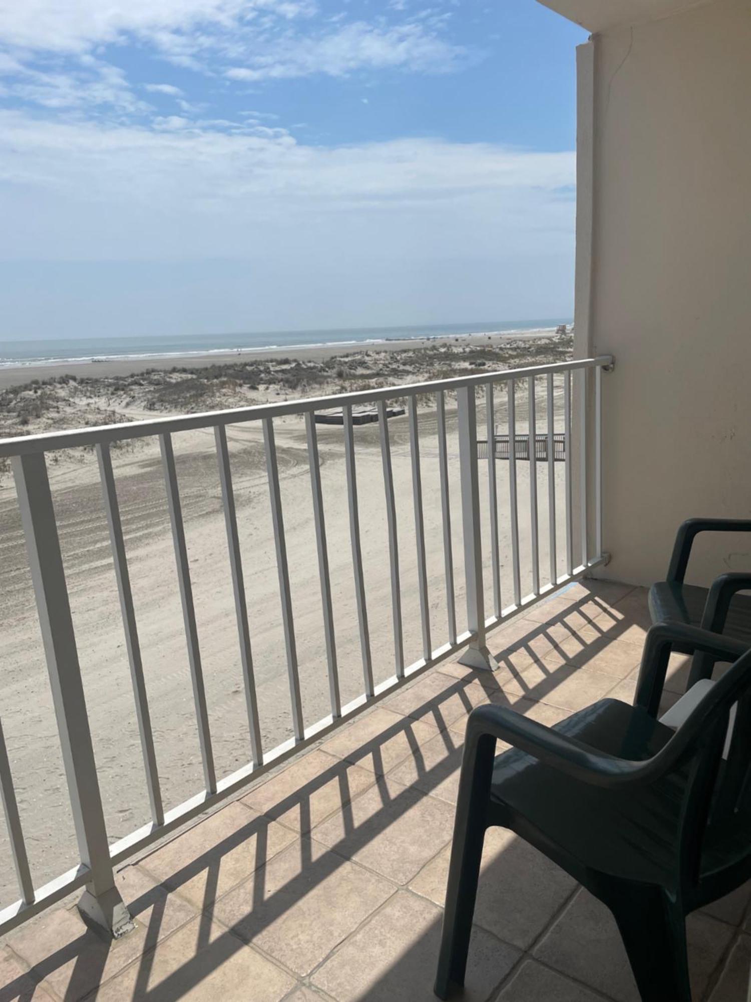 Acacia Beachfront Resort Уайлдууд Крест Екстериор снимка