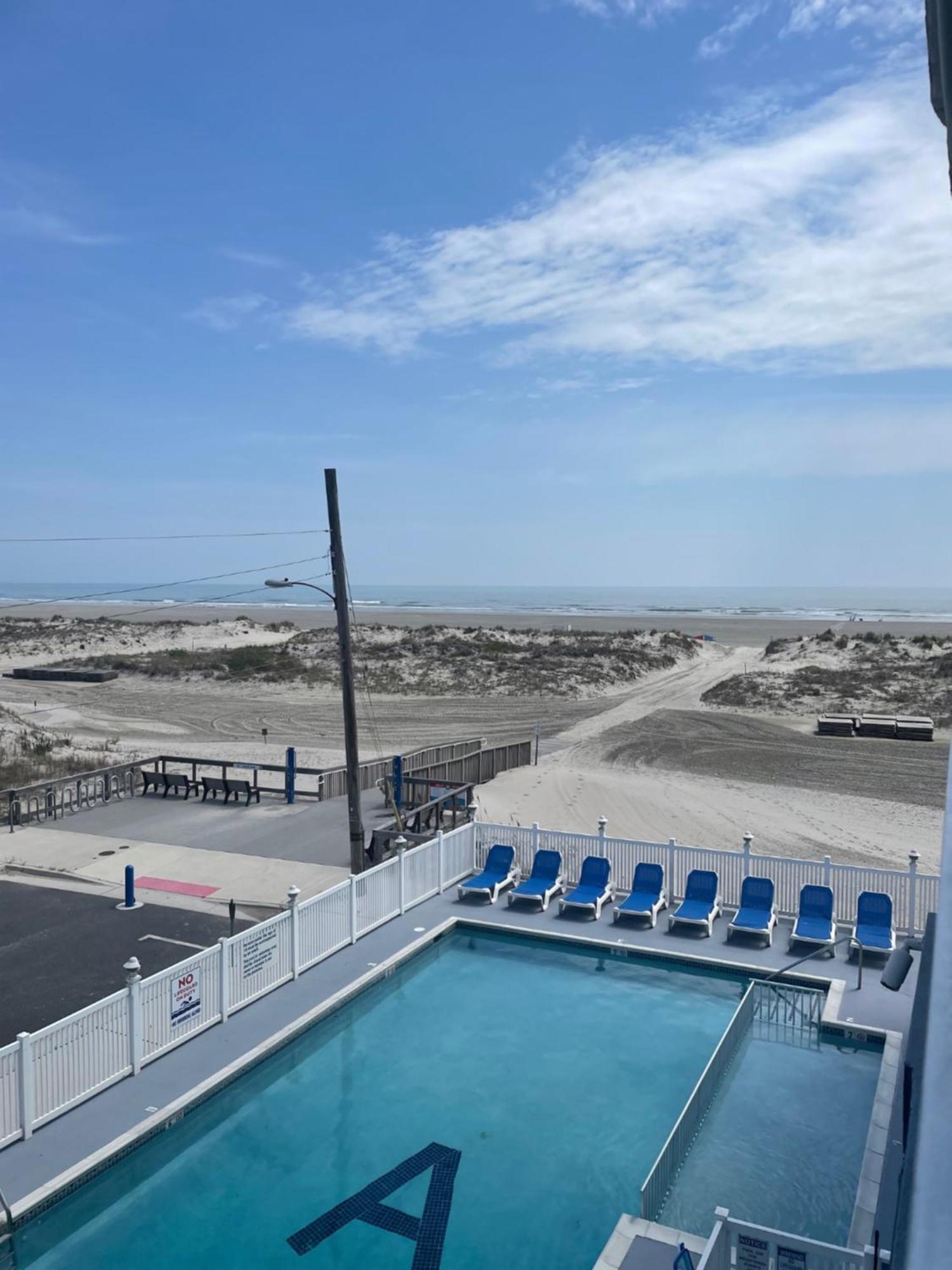 Acacia Beachfront Resort Уайлдууд Крест Екстериор снимка